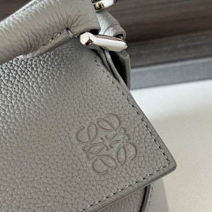 Loewe bag 24x16x10.5cm Bags