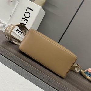 Loewe bag 24x16x10.5cm Bags