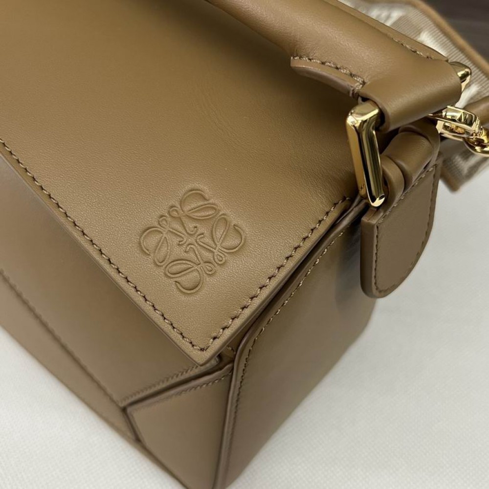 Loewe bag 24x16x10.5cm Bags