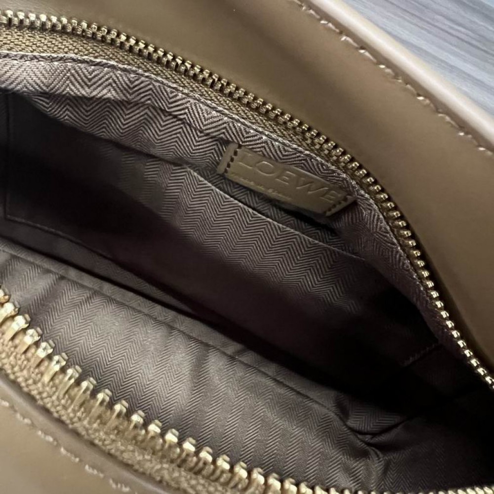 Loewe bag 24x16x10.5cm Bags