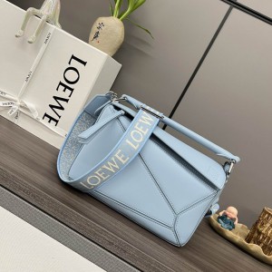 Loewe bag 24x16x10.5cm Bags