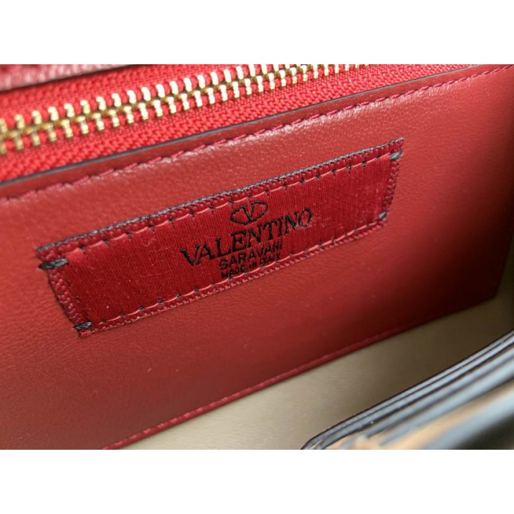 Valentino wallet on chain 23.5x14.5cm Bags