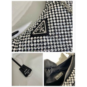 Prada re edition 2005 23x16x6cm Prada shoulder bags