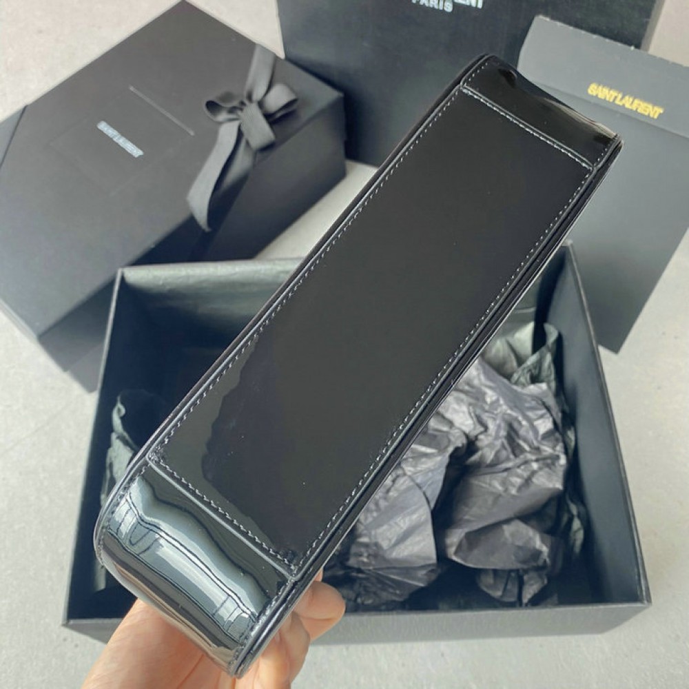 Ysl le 5 a 7 in pattent leather 23 x 16 x 6.5 CM