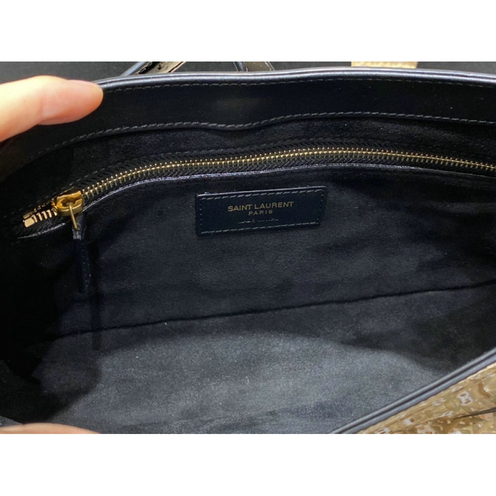 Ysl le 5 a 7 in pattent leather 23 x 16 x 6.5 CM