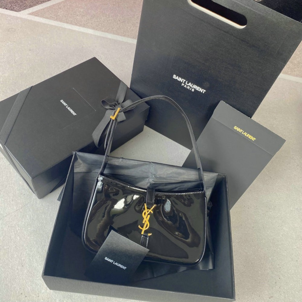 Ysl le 5 a 7 in pattent leather 23 x 16 x 6.5 CM