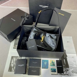 Ysl le 5 a 7 in pattent leather 23 x 16 x 6.5 CM