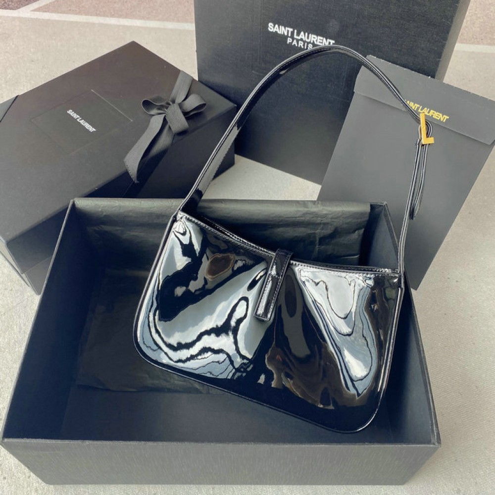 Ysl le 5 a 7 in pattent leather 23 x 16 x 6.5 CM