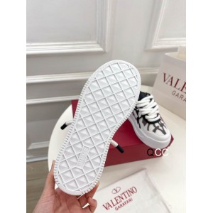 Valentino sneakers 36-46 Shoes