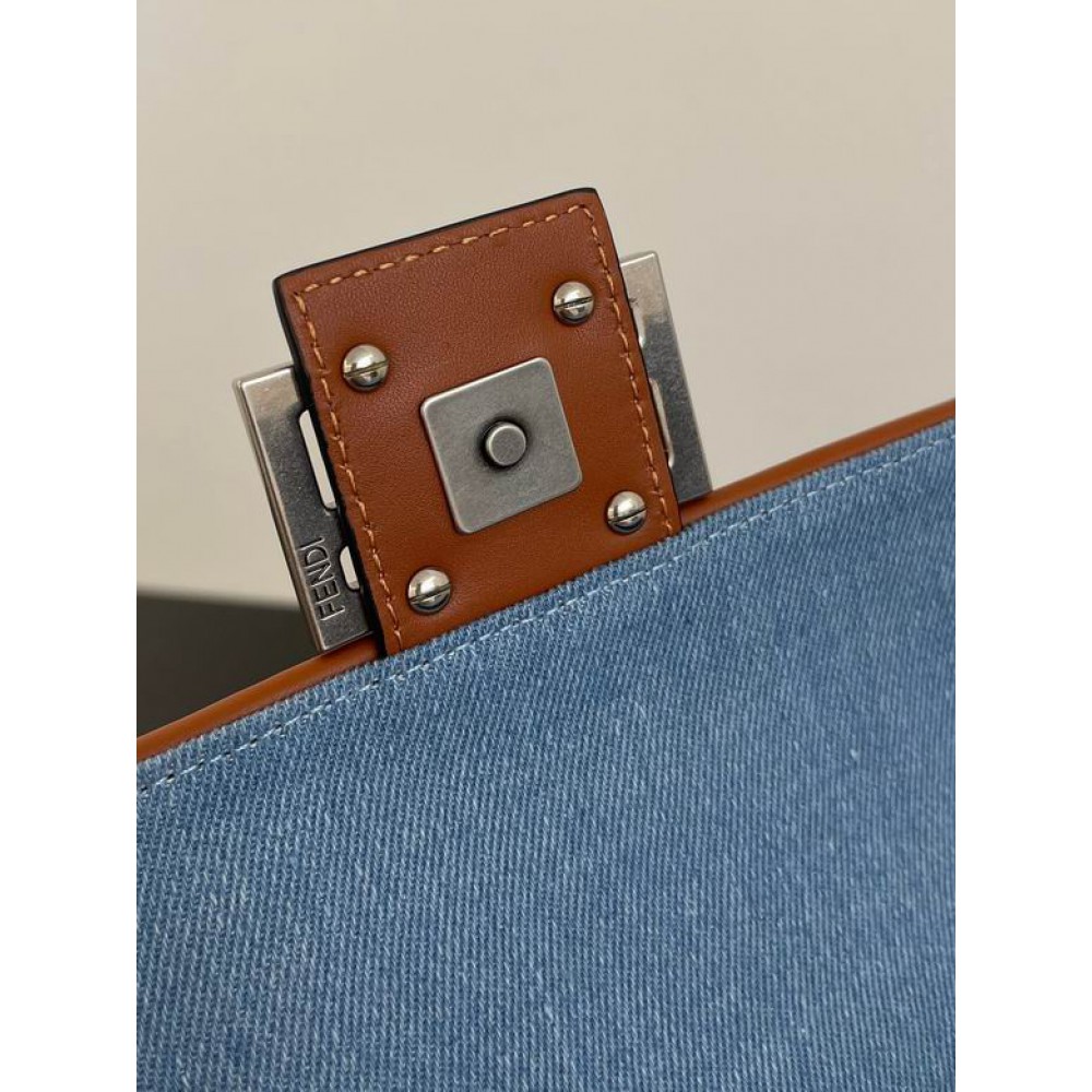 Fendi baguette 26cm Bags