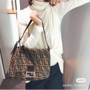 Fendi baguette 29x21x11 cm Bags