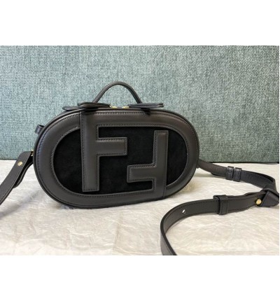 Fendi camera bag 21x12.5x7cm