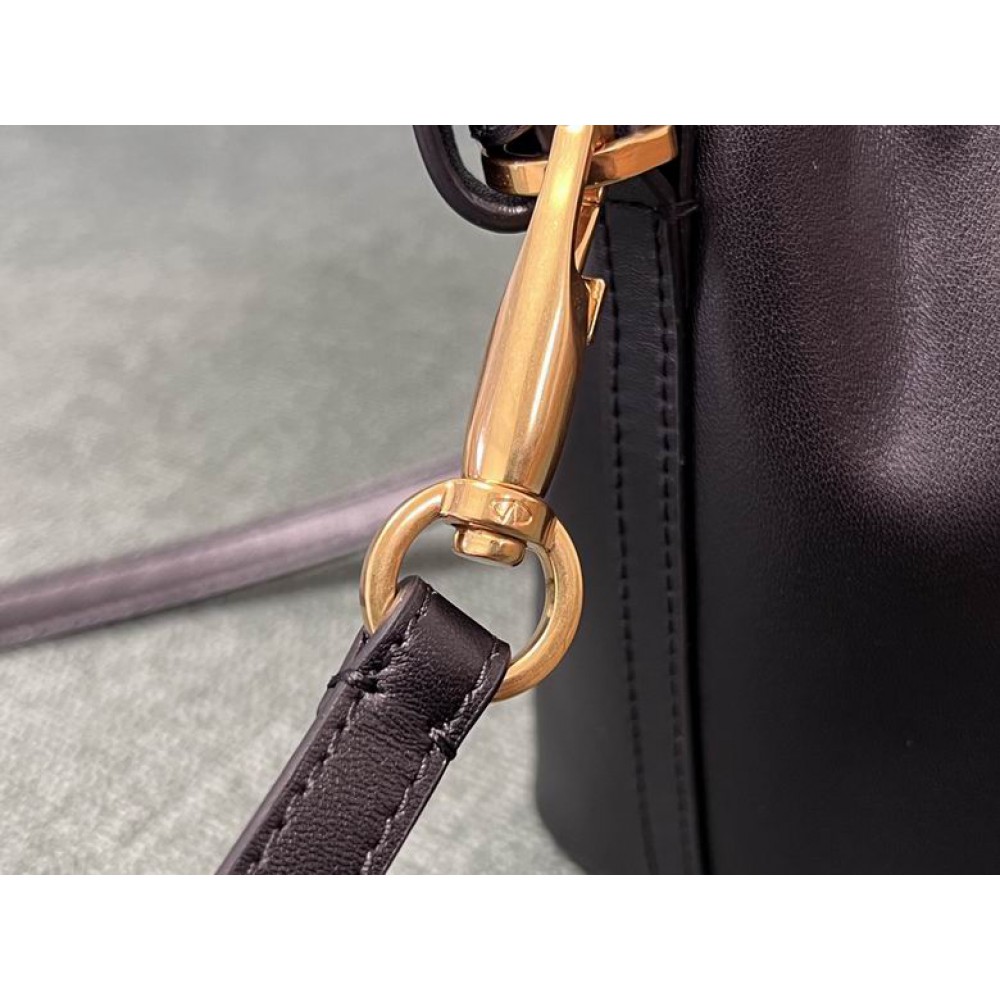 Valentino bucket bag 12x18cm Bags