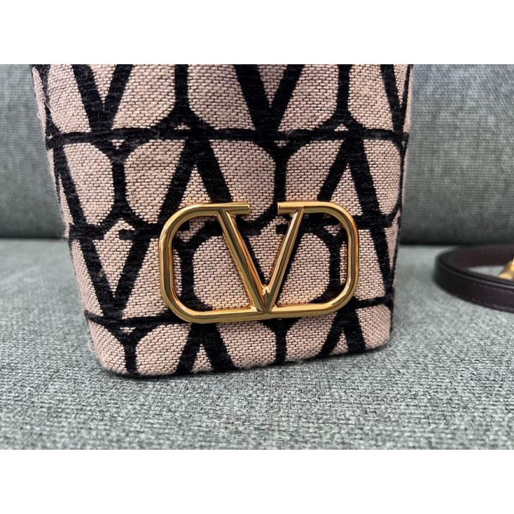 Valentino bucket bag 12x18cm Bags