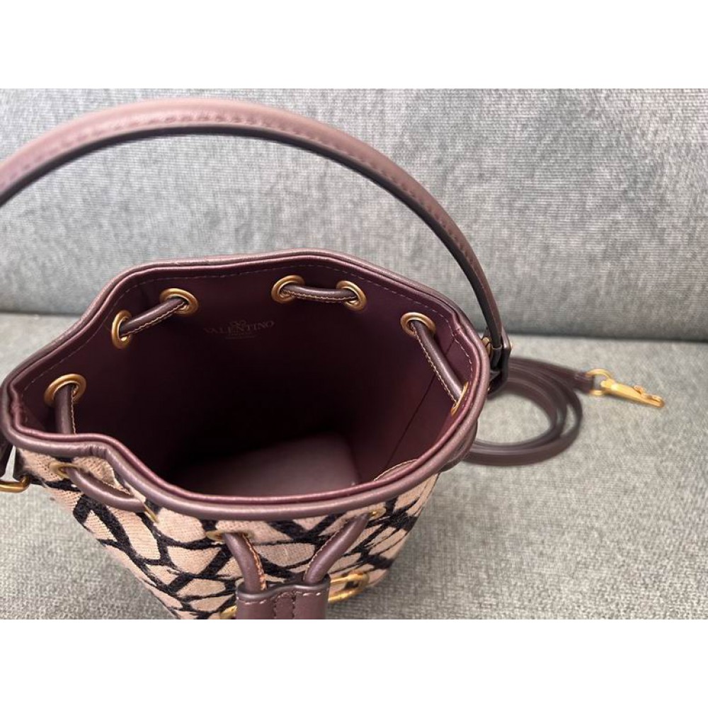 Valentino bucket bag 12x18cm Bags