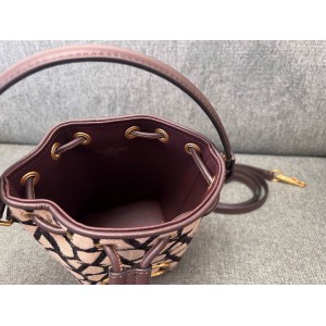 Valentino bucket bag 12x18cm Bags