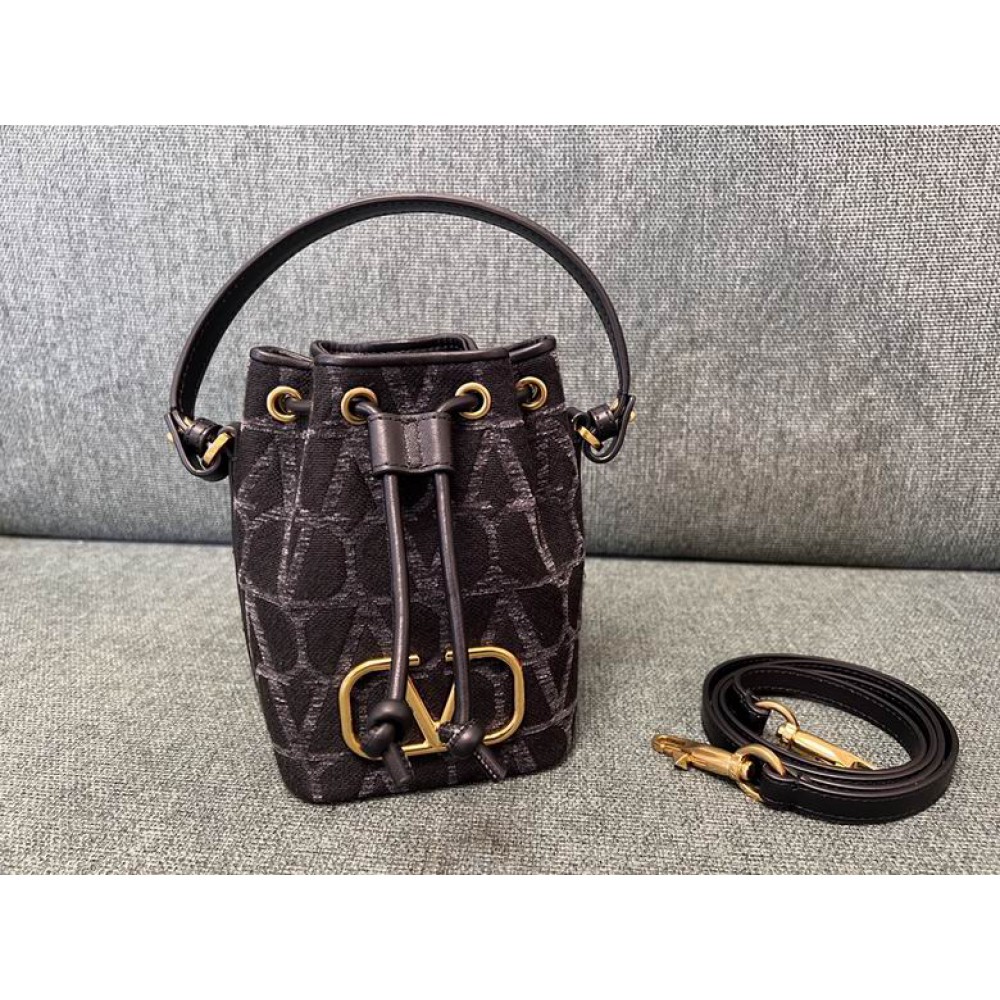 Valentino bucket bag 12x18cm Bags