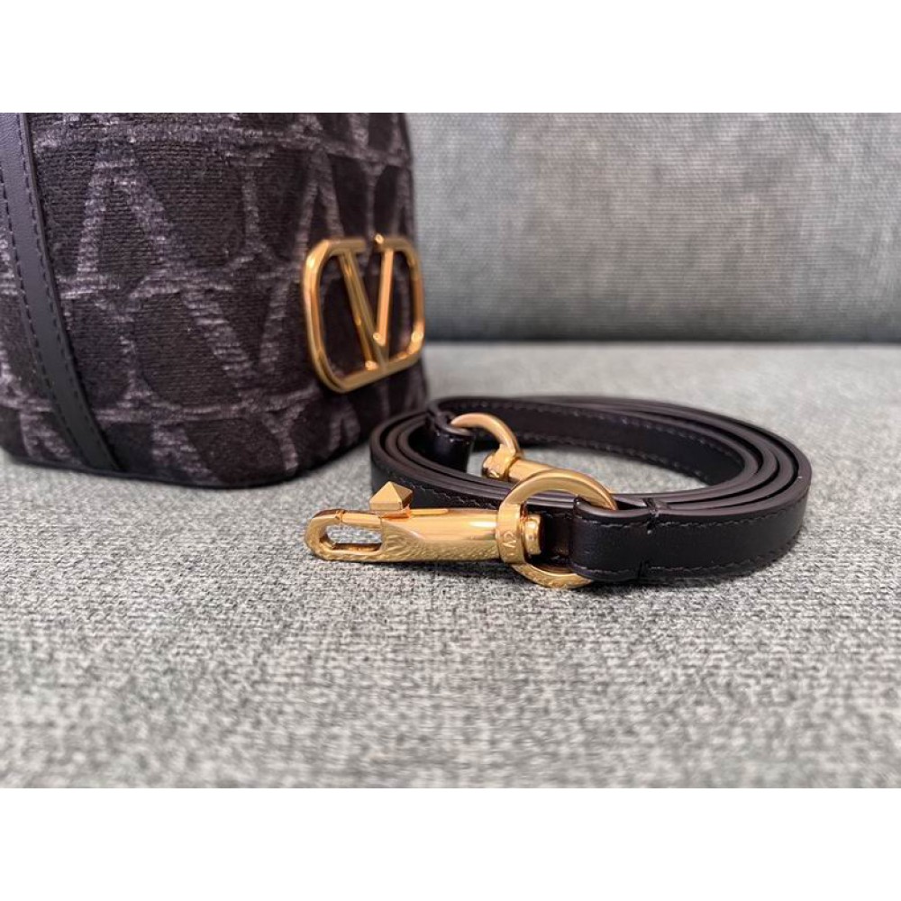 Valentino bucket bag 12x18cm Bags