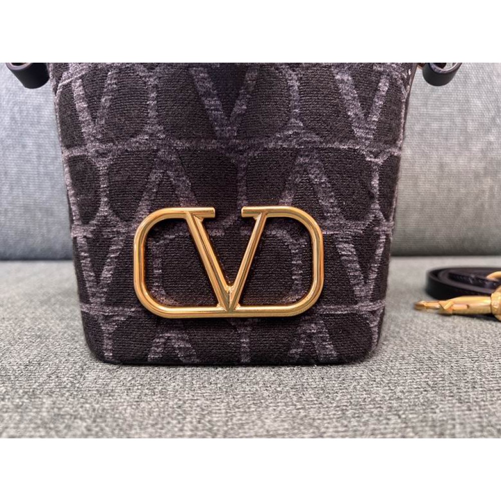 Valentino bucket bag 12x18cm Bags
