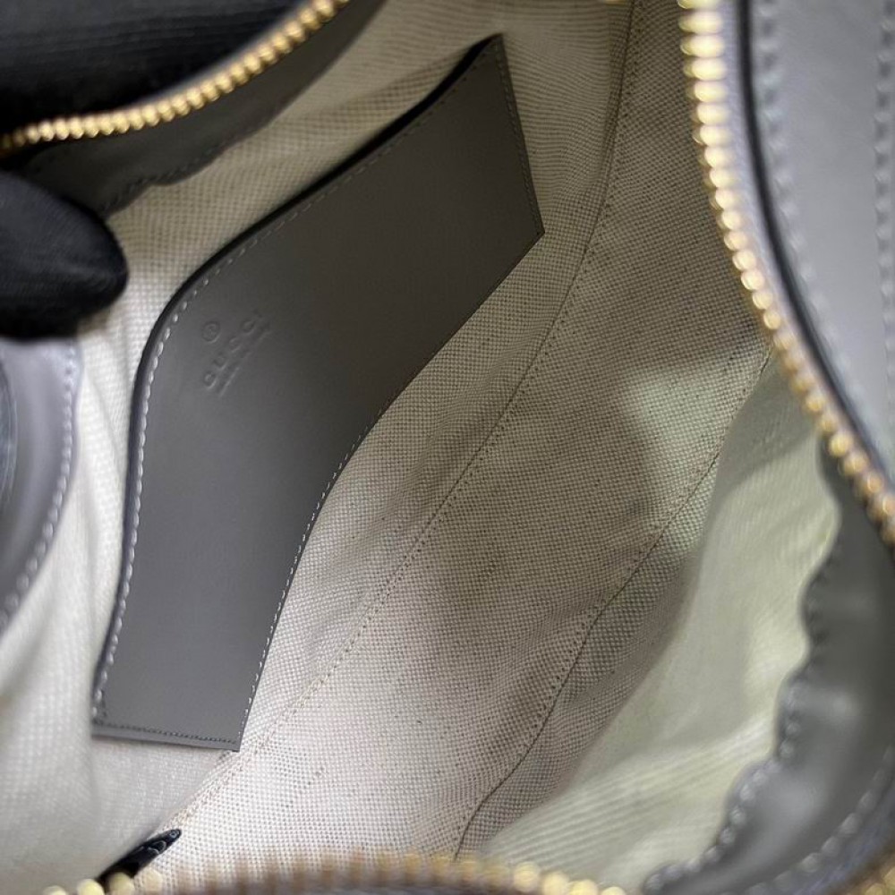 Gucci Matelassé shoulder bag 27cm 