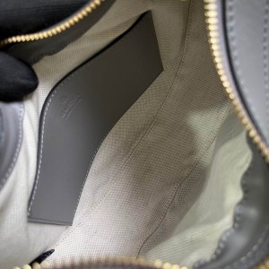 Gucci Matelassé shoulder bag 27cm 