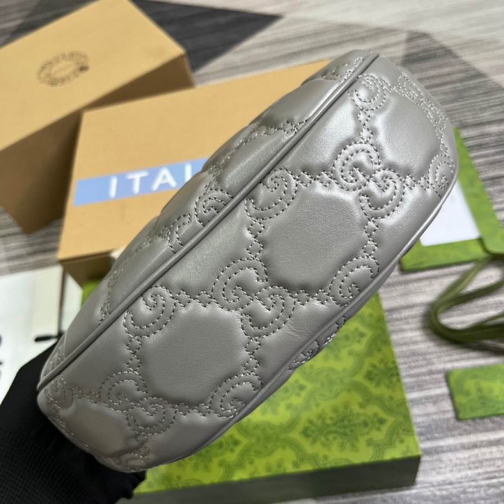 Gucci Matelassé shoulder bag 27cm 