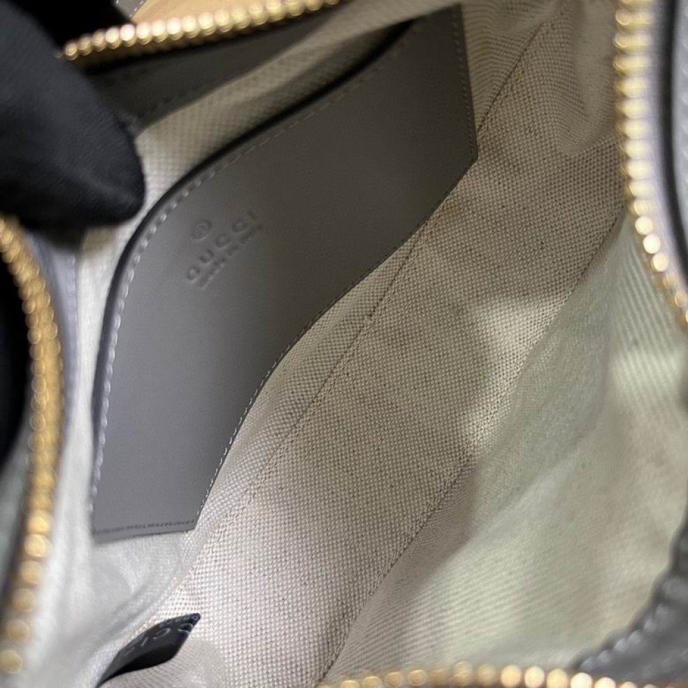 Gucci Matelassé shoulder bag 21cm 