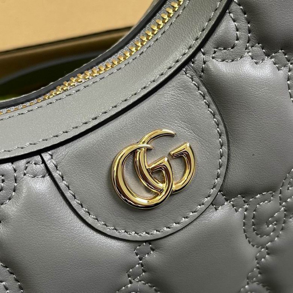 Gucci Matelassé shoulder bag 21cm 