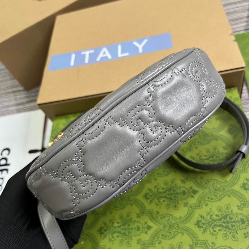 Gucci Matelassé shoulder bag 21cm 