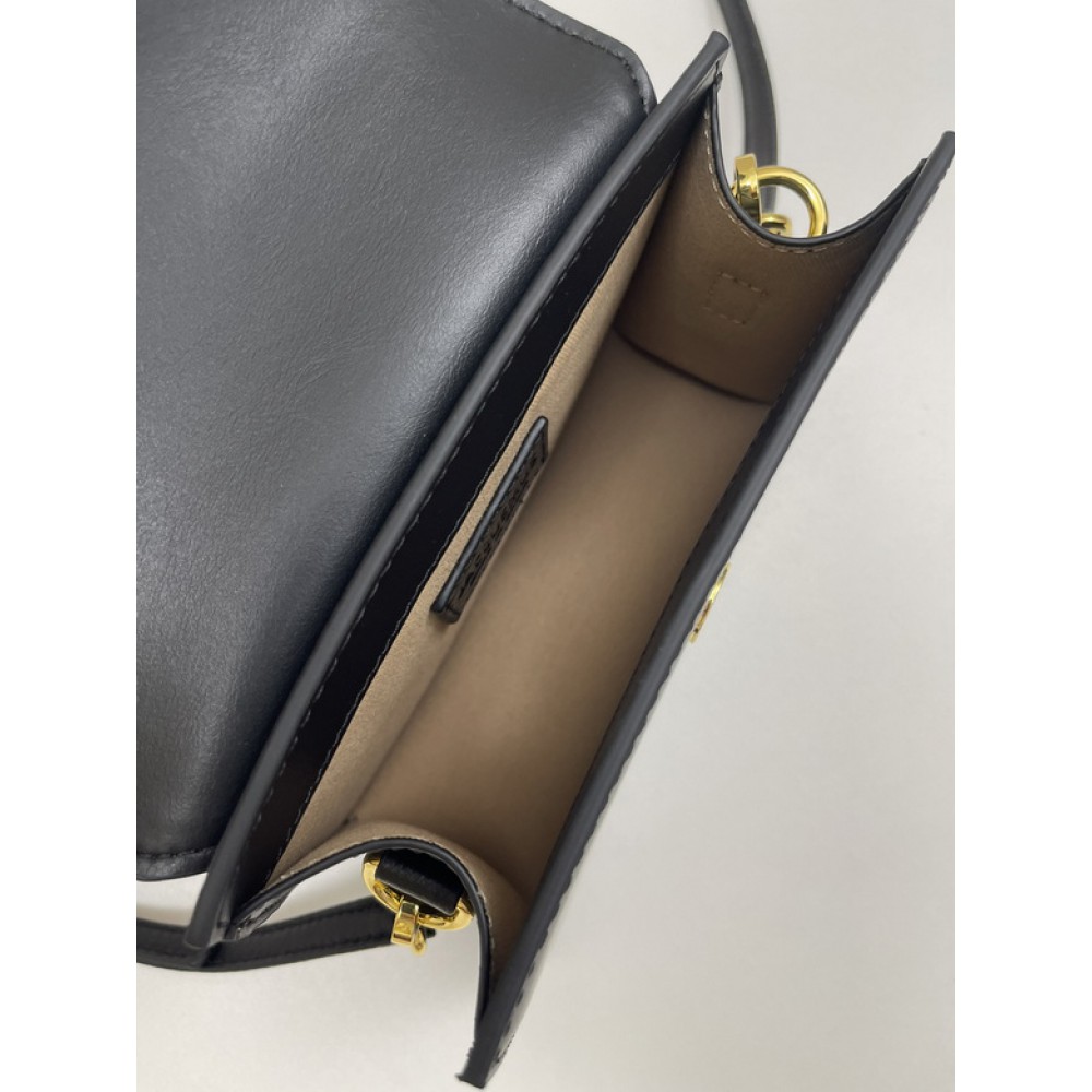 Le Chiquito Noeud leather top handle bag 20x15.5cm 