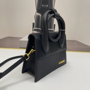 Le Chiquito Noeud leather top handle bag 20x15.5cm 