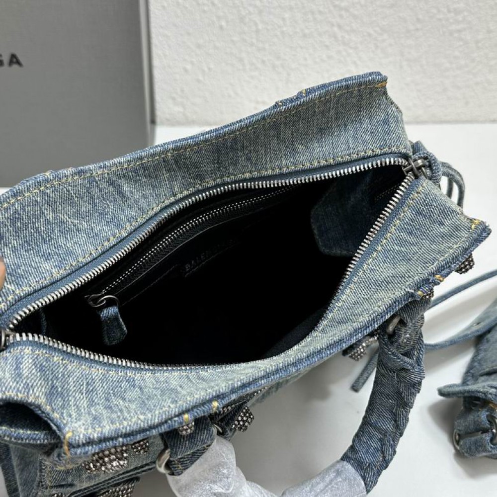 BALENCIAGA neo cagole 26x17.8cm jeans Bags