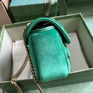 Gucci marmont 22x13x6cm velvet 2024 green Bags