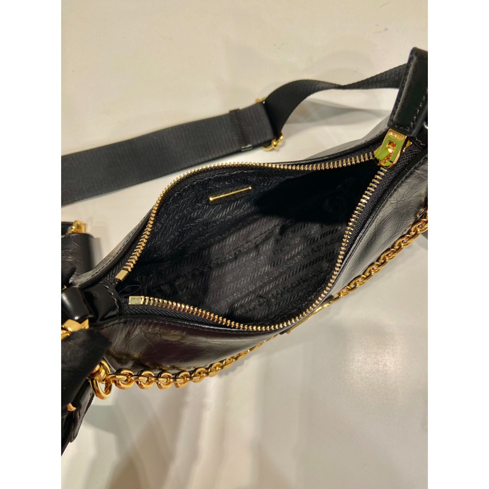 Prada re edition 2002 leather 23x17x6.5cm Bags
