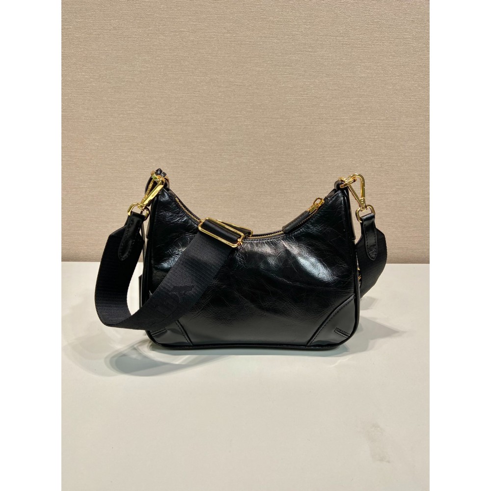 Prada re edition 2002 leather 23x17x6.5cm Bags