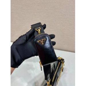 Prada re edition 2002 leather 23x17x6.5cm Bags
