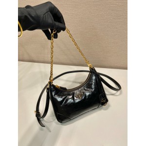 Prada re edition 2002 leather 23x17x6.5cm leather strap Bags