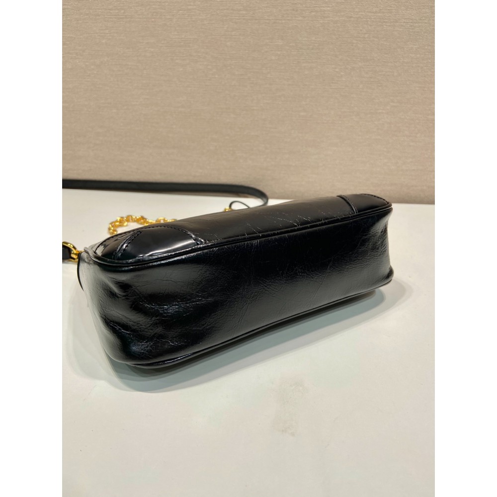 Prada re edition 2002 leather 23x17x6.5cm leather strap Bags