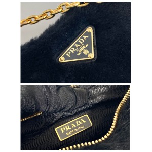 Prada Cornflower Prada Re-edition Shearling Mini-bag black Bags