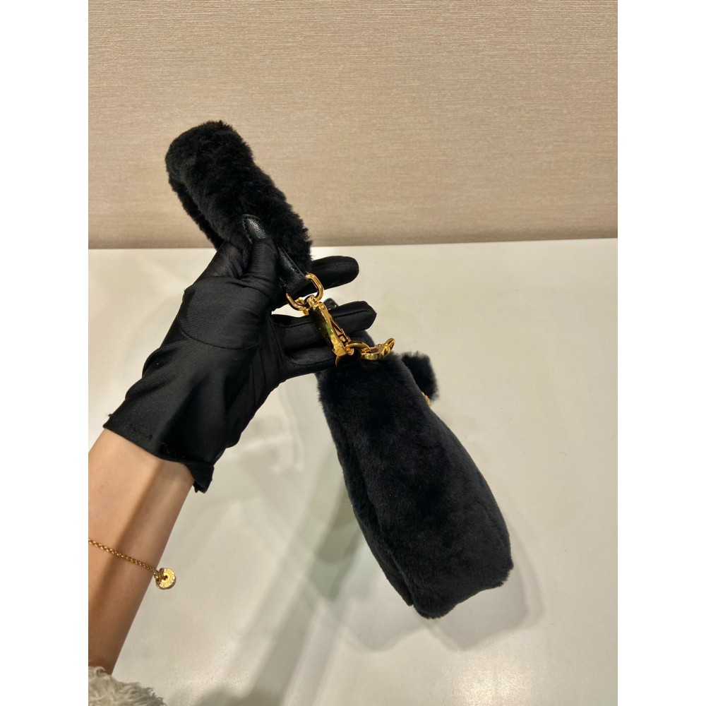 Prada Cornflower Prada Re-edition Shearling Mini-bag black Bags