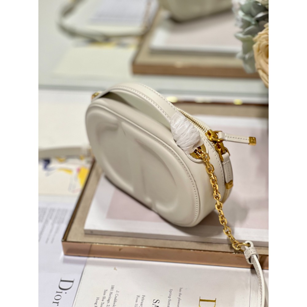 Dior montaigne 18*6*11cm white Bags