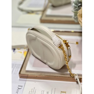 Dior montaigne 18*6*11cm white Bags