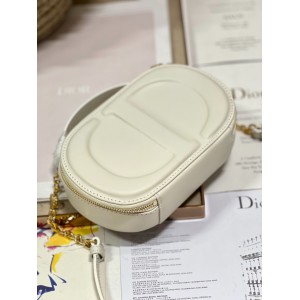 Dior montaigne 18*6*11cm white Bags