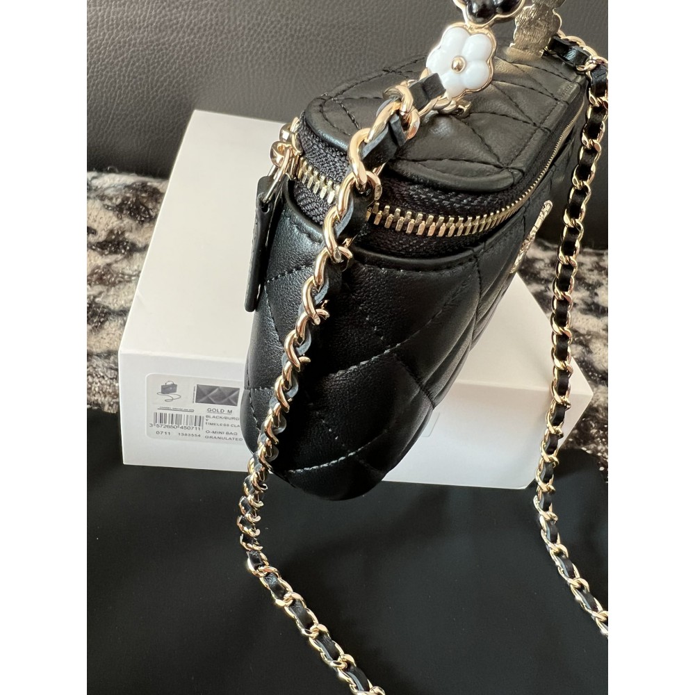 Chanel lampskin 17cm 