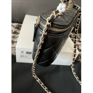 Chanel lampskin 17cm 