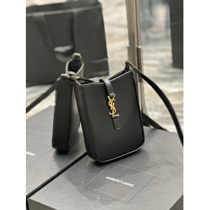 Ysl le 5a7 18×13.5×3.5cm black Bags