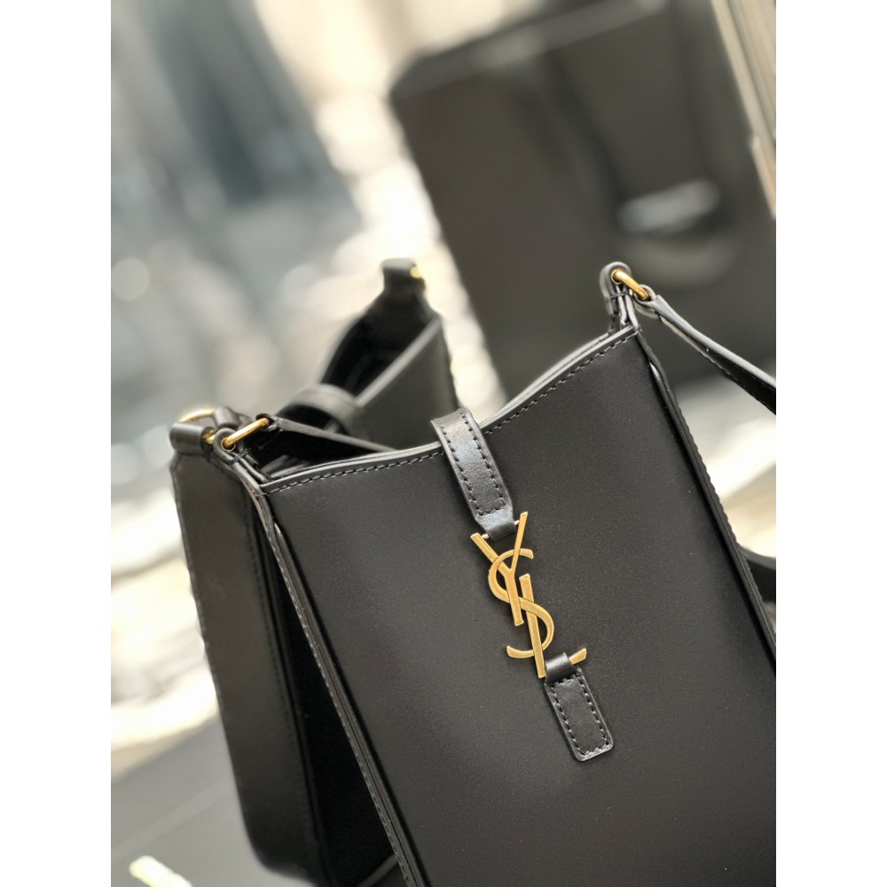 Ysl le 5a7 18×13.5×3.5cm black Bags