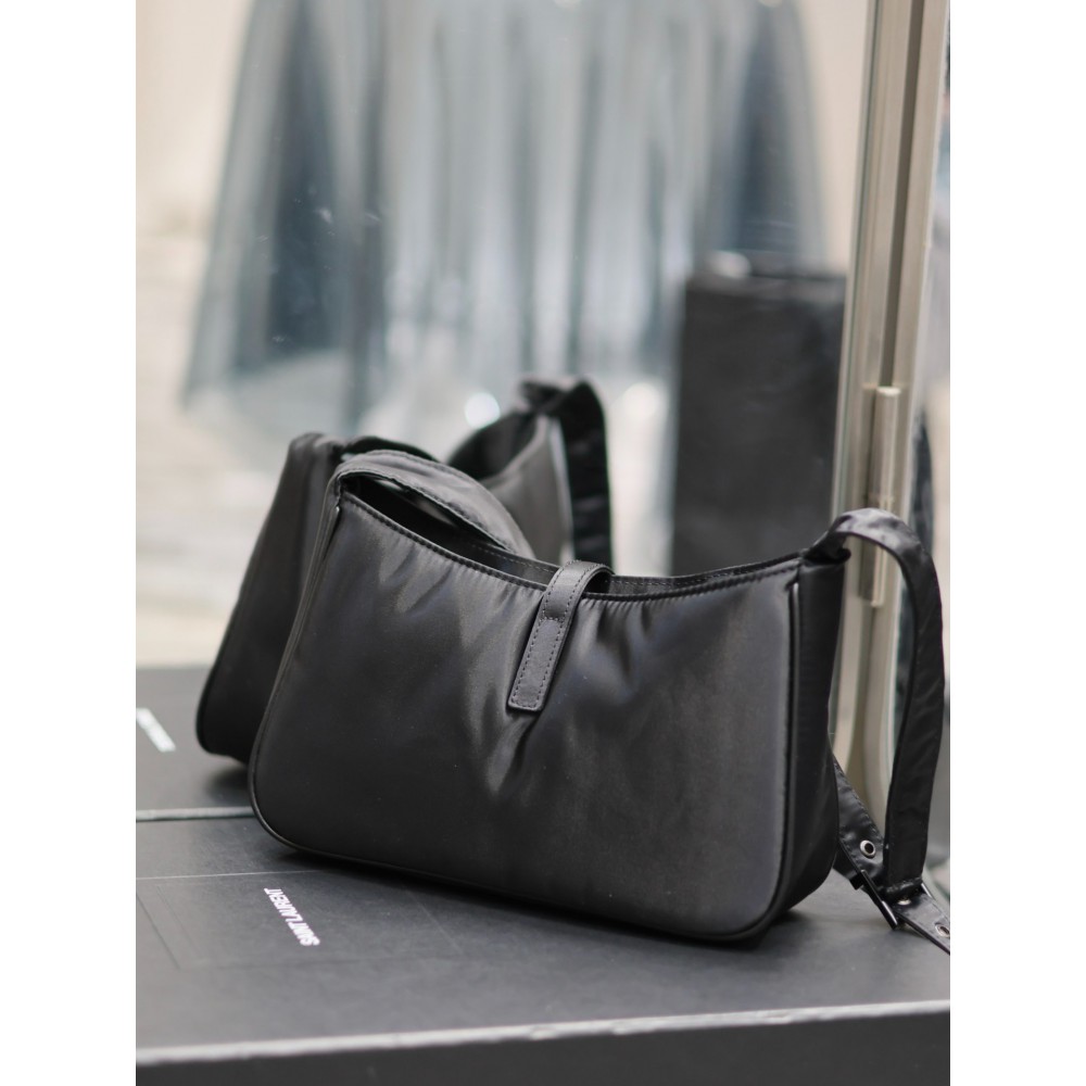 LE 5 À 7 CROSSBODY BAG NYLON 25 X 15 X 6 CM 