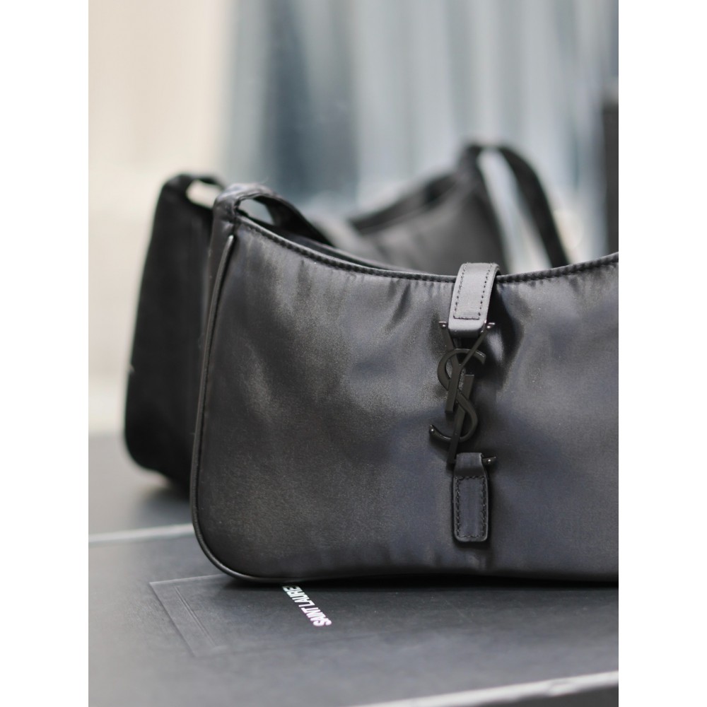 LE 5 À 7 CROSSBODY BAG NYLON 25 X 15 X 6 CM 