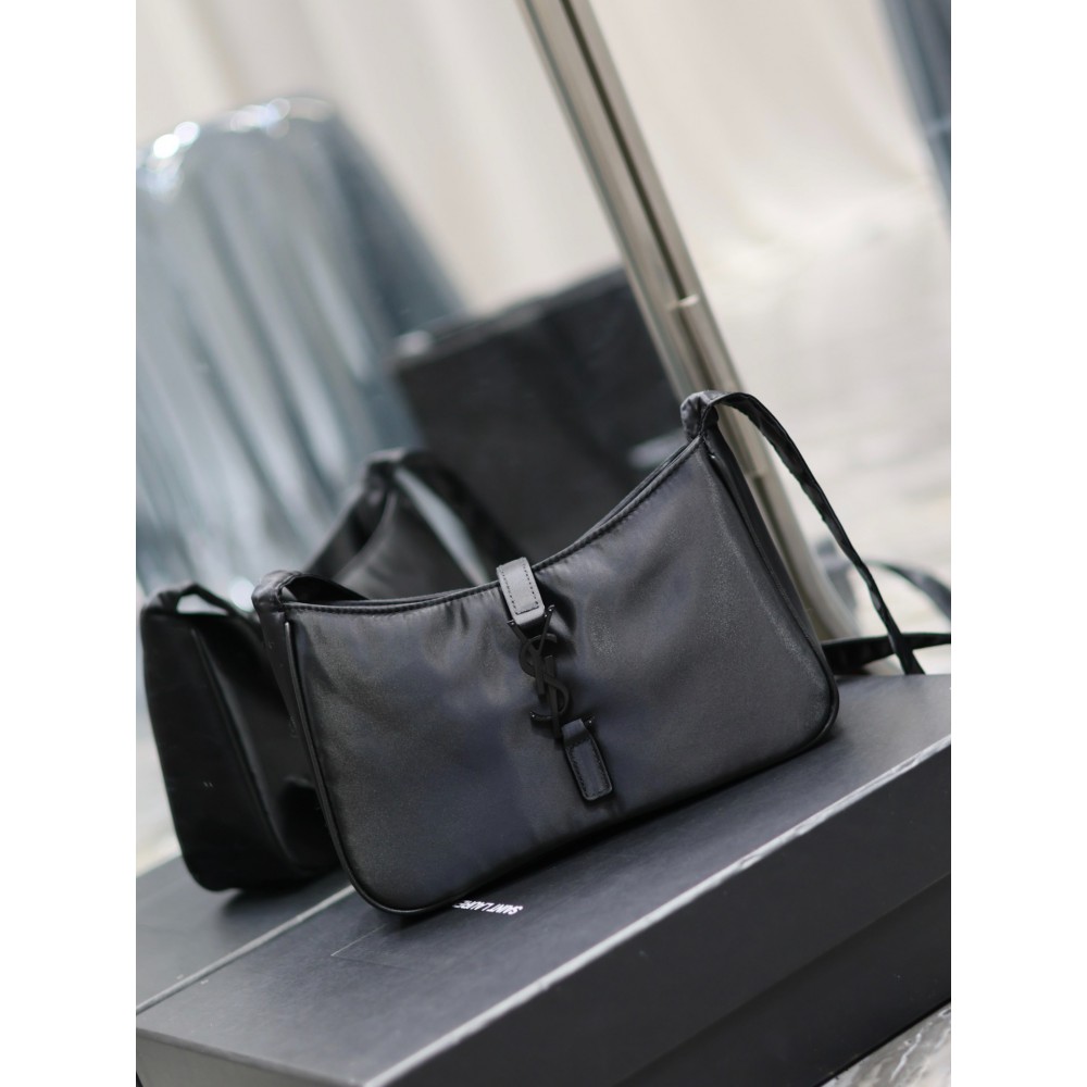 LE 5 À 7 CROSSBODY BAG NYLON 25 X 15 X 6 CM 